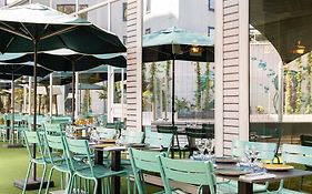 Ibis Lyon Gerland Musee Des Confluences