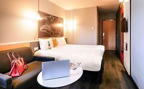 Ibis Lyon Gerland Musee Des Confluences